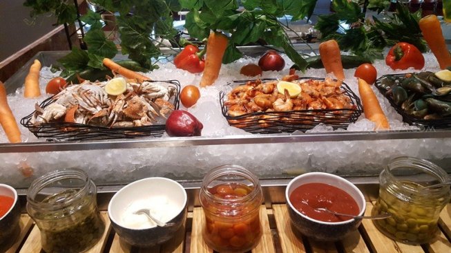 Dinner all you can eat di Novotel Tangerang [Suara.com/Vessy]