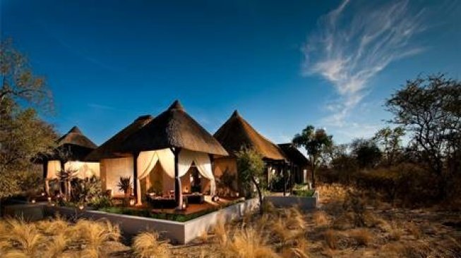 wisata safari, savana [booking.com]