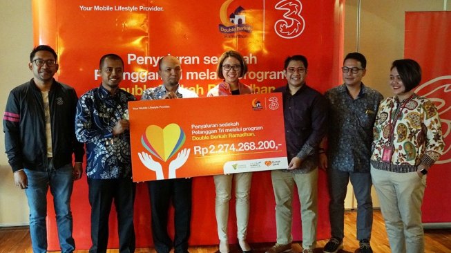 Tri Salurkan Rp 2,2 Miliar untuk Majukan Pendidikan