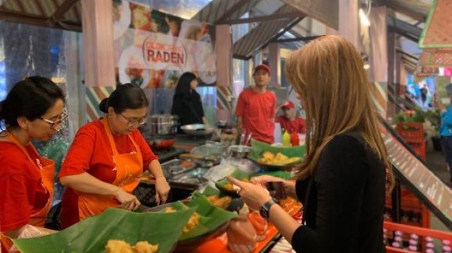 Festival Kampoeng Tempo Doeloe atau KTD kembali hadir di kawasan La Piazza, Kelapa Gading, Jakarta Utara. (Suara.com/Risna Halidi)