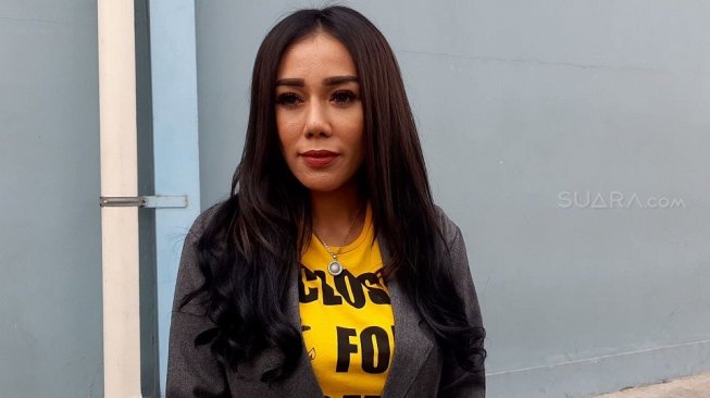 Bebby Fey Membela Diri, Warganet: Pansos Mah Pansos Aja Mbak!