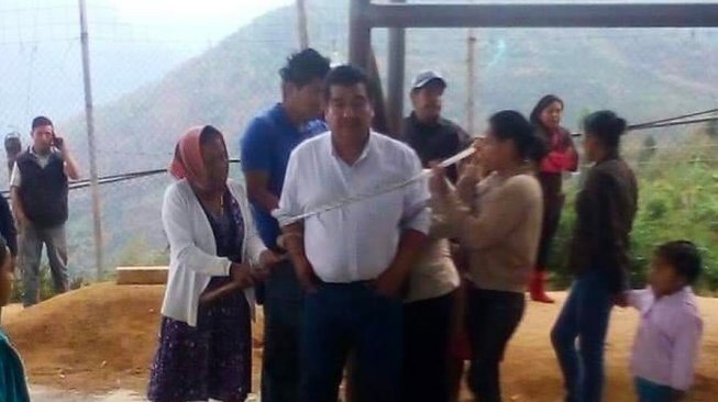 Warganya Marah, Wali Kota Ini Diikat dan Terancam Digunduli