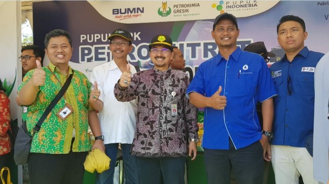 Kementan Serahkan Bantuan Alat Mesin Pertanian di Kediri