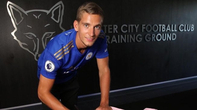 Gelandang UC Sampdoria, Dennis Praet resmi meneken kontrak dengan klub Liga Primer Inggris, Leicester City. (Instagram/@dennispraet)