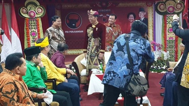 Prabowo, Jokowi dan Megawati Kumpul, Gerindra: Ada yang Kebakaran Brewok