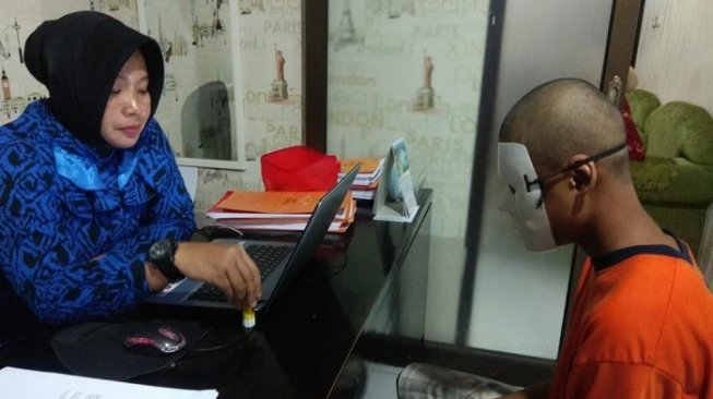 Kecanduan Main PS Rentalan Bocah jadi Maling, Jebol Plafon Tetangga