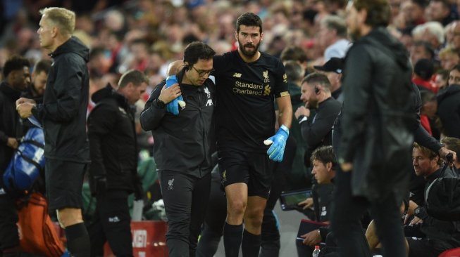 Kabar Buruk Buat Liverpool, Alisson Becker Cedera Pinggul