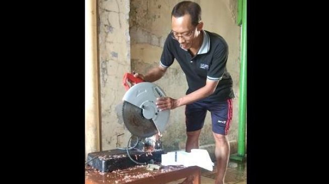 Jempol Panitia Kurban di Solo Terpotong Mesin Pemotong Tulang