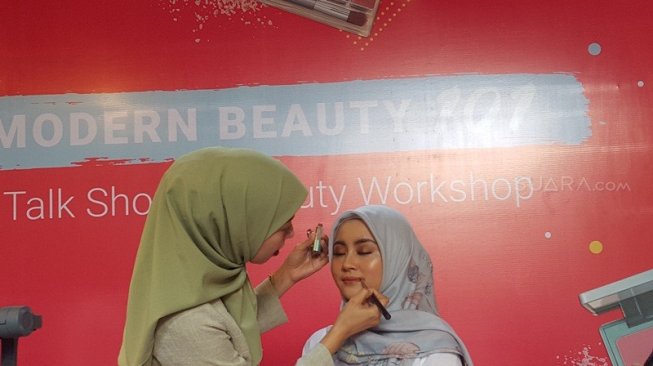 Tips Make Up Memesona di Hari Raya Idul Adha ala MUA Vivi Thalib