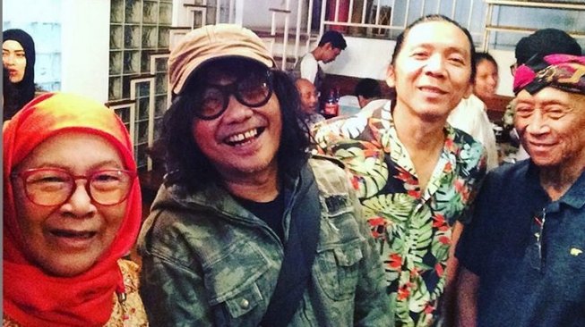 Bimbim dan Bongky akur lagi di ultah Bunda Iffet yang ke-81. [Instagram]