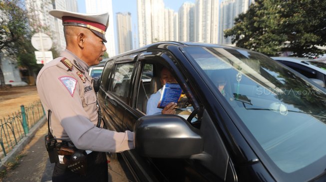 Driver Taksi Online Minta Kebal Aturan Ganjil Genap