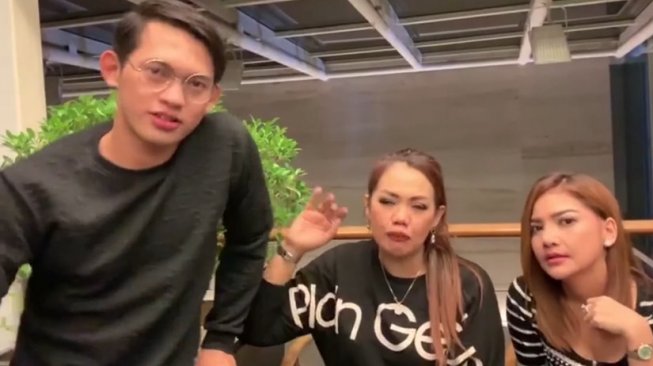 Berdamai, Ribut Elly Sugigi dengan Irma Darmawangsa Cuma Setingan?