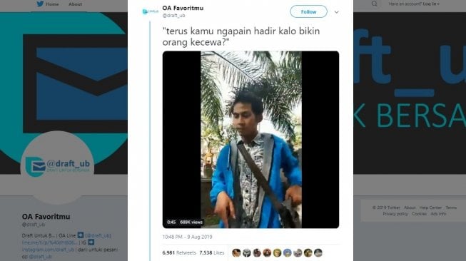 Aksi pedagang kocak yang menasehati soal mantan. [Twitter]