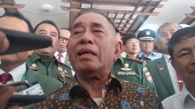 Enzo Bertahan di Akmil, Menhan: Kalau Mempertahankan Khilafah Harus Keluar