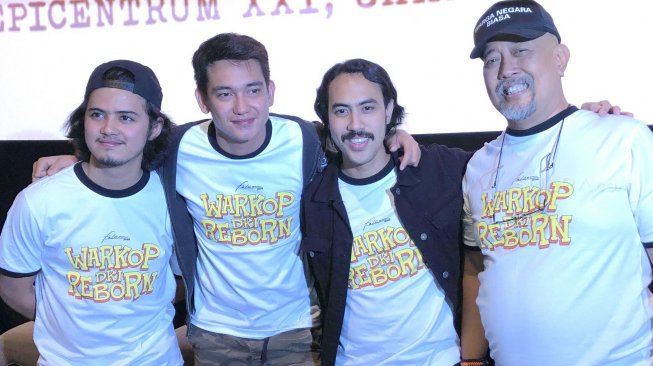 Bintang film Warkop DKI Reborn: Aliando Syarief, Adipati Dolken, Randy Nidji dan Indro Warkop. [Revi C Rantung/Suara.com]