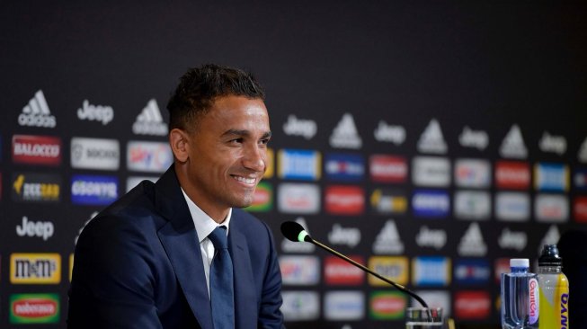 Pemain anyar Juventus, Danilo. (Twitter/@juventusfc)