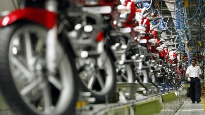 Bajaj dan Triumph Bangun Motor Bermesin 125cc