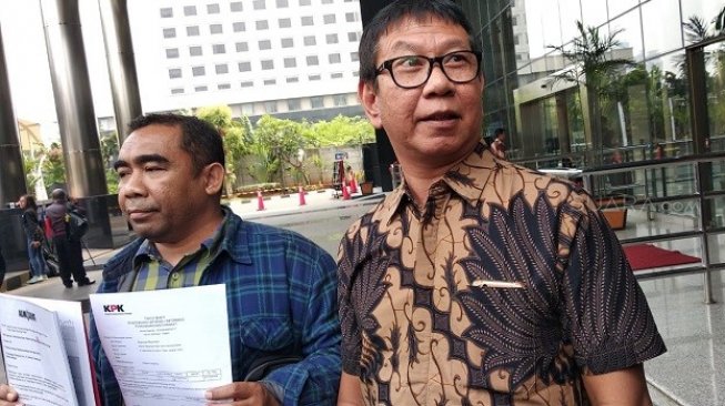 Anggota Dewan Pertimbangan Almisbat, Saiful Basri di gedung KPK. (Suara.com/Welly).