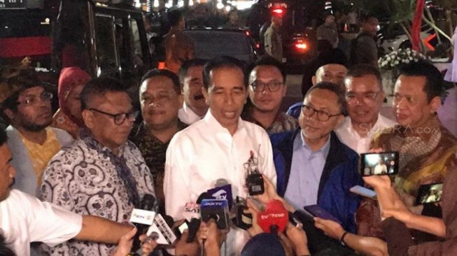 Cek Kesiapan Sidang Tahunan MPR, Jokowi Sempat Fitting Baju Daerah