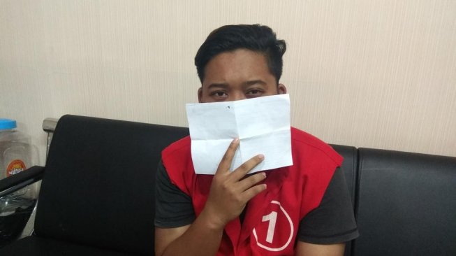 Trafficking Threesome, Dian: Penyewa Pertama Dari Grup FB Pasutri Bahagia