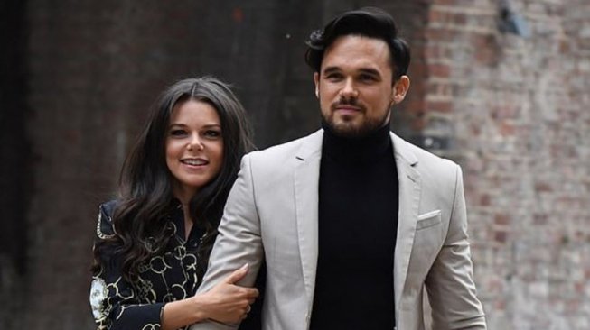 Batal Nikah, Gareth Gates Minta Mantan Pacar Kembalikan Cincin Tunangan