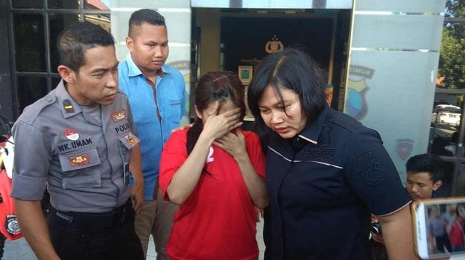 Prostitusi Online Penyedia Jasa Threesome Kembali Dibongkar Polisi