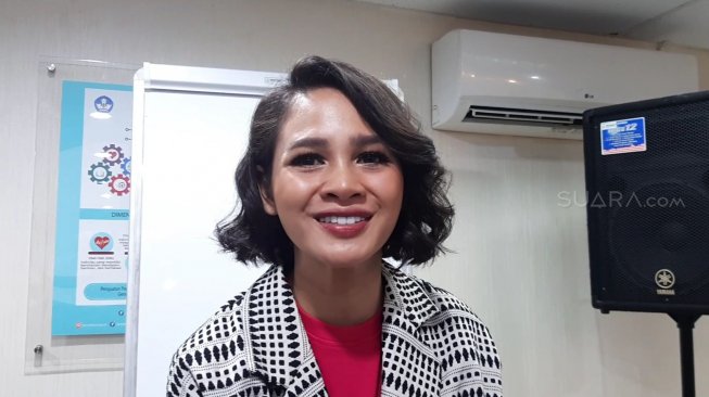 Ayahnya Dirawat di ICU, Andien Aisyah Cari Donor Plasma Darah