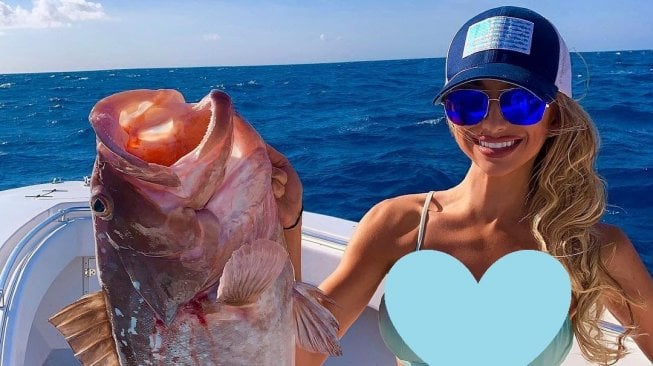 Pemancing terseksi di dunia, Emily Riemer. (Instagram/@emilysriemer)