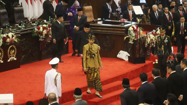 Presiden Joko Widodo saat menghadiri  sidang bersama DPD-DPR di Kompleks Parlemen, Jakarta, Jumat (16/8). [Suara.com/Arya Manggala]
