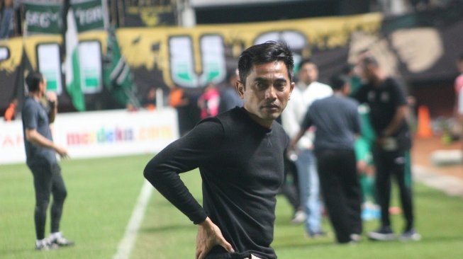 Pelatih PSS Sleman, Seto Nurdiyantoro, selepas pertandingan melawan Persela Lamongan, Kamis (15/8/2019). (Suara.com/Irwan Febri Rialdi).
