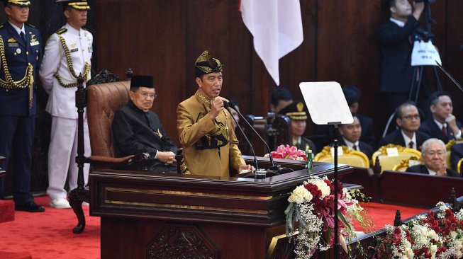 Jokowi: Untuk Apa Studi Banding Keluar Negeri? Informasi Ada di Smart Phone