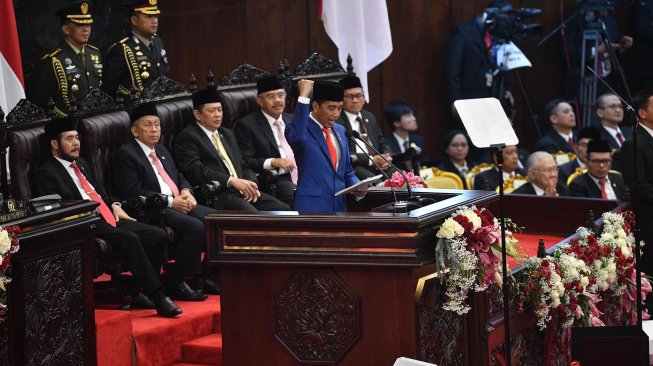 Jokowi Minta BUMN Main Pasar Dunia, Tak Jago Kandang