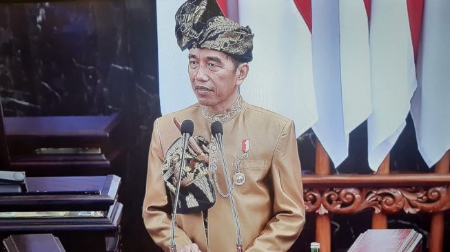 Jokowi Kenakan Pakaian Adat Sasak NTB di Sidang Tahunan DPR-DPD RI