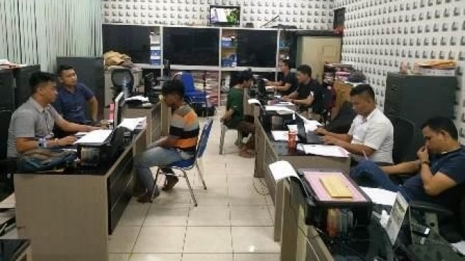 Sudah Keringatan Tak Dibayar, Uang dan HP PSK Ini Malah Dijarah Pelanggan