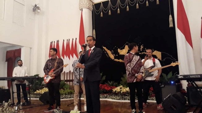 Undang RAN Hibur Anggota Paskibraka dan Gita Bahana, Jokowi: Terima Kasih