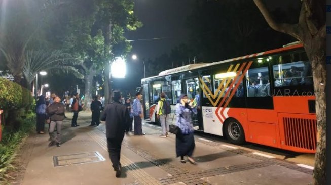 Upacara di Pulau Reklamasi, PNS Pemprov DKI Naik TransJakarta