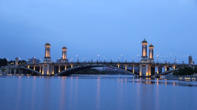  Jambatan Seri Gemilang di Putrajaya, Malaysia. (Suara.com/Dwi Bowo Raharjo)