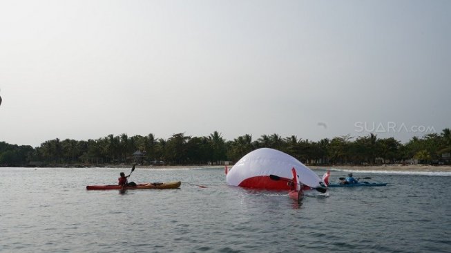 HUT RI di KEK Tanjung Lesung: Merah Putih Berkibar di Darat, Laut dan Udara