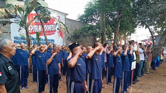 Hari Kemerdekaan, Pasien Sakit Jiwa Hormat Bendera sampai Lomba Joget Balon