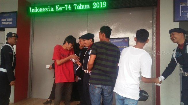 Narapidana di Lapas Klas IIA Serang, Banten yang mendapatkan remisi HUT RI ke-74. (Suara.com/Yandhi D). 