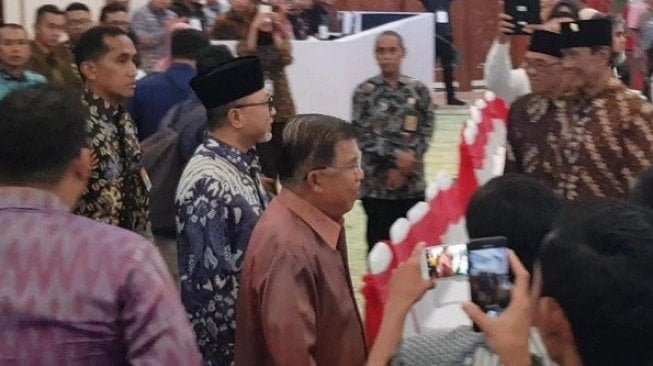 Wapres JK Hadiri Peringatan Hari Konstitusi