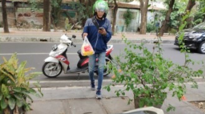 Kelaparan, Driver Ojek Online Pesan Ojol Lain Untuk Antarkan Makanan