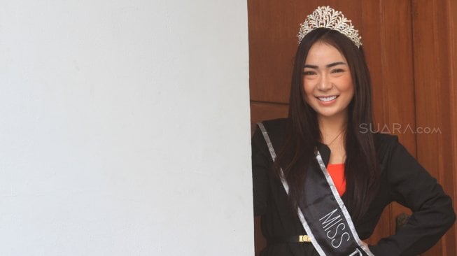 Helnisa Syahriani Miss Popular Dance Challange 2019 saat  berkunjung ke kantor Redaksi Suara.com, Jakarta, Senin (19/8). [Suara.com/Oke Atmaja]