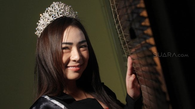 Helnisa Syahriani Miss Popular Dance Challange 2019 saat  berkunjung ke kantor Redaksi Suara.com, Jakarta, Senin (19/8). [Suara.com/Oke Atmaja]