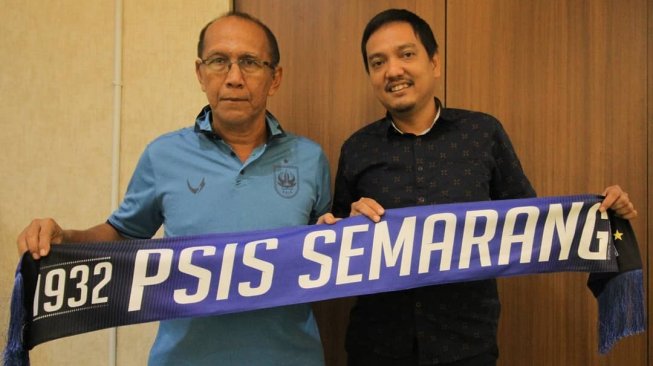 Bambang Nurdiansyah (kiri) bersama CEO PSIS Semarang, Yoyok Sukawi. (Instagram/@psisfcofficial).