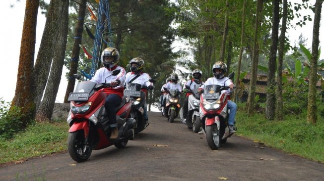 Journalist Max Community (JMC) merayakan HUT ke-74 Republik Indonesia dengan menggelar touring bertajuk ‘Ride n Camp Journalist Max Community touring Kemerdekaan’, pada 16-17 Agustus 2019. [Suara.com/Manuel Jeghesta] 