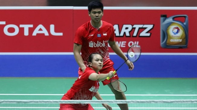 Pasangan ganda campuran Indonesia, Praveen Jordan/Melati Daeva Oktavianti, melaju ke babak ketiga Kejuaraan Dunia Bulutangkis 2019 usai menundukkan Jakub Bitman/Alzbeta Basova (Ceko), Rabu (21/8). [Humas PBSI]