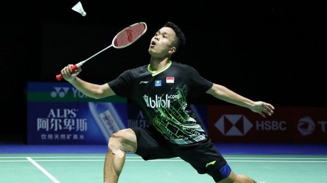 Pebulutangkis tunggal putra Indonesia, Anthony Sinisuka Ginting, memenangi babak kedua Kejuaraan Dunia Bulutangkis 2019 usai menekuk wakil Inggris, Toby Penty, Selasa (20/8). [Humas PBSI]