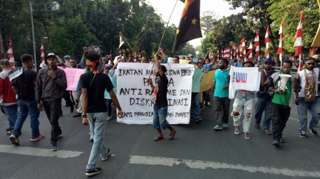 Mahasiswa Papua di Bogor unjuk rasa terkait aksi rasisme yang terjadi di Malang dan Surabaya. (Suara.com/Rambiga).