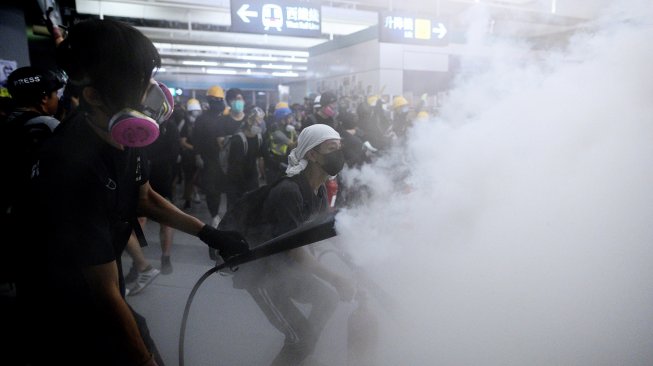 Demonstran Hong Kong Blokir Bandara, Sejumlah Penerbangan Dibatalkan